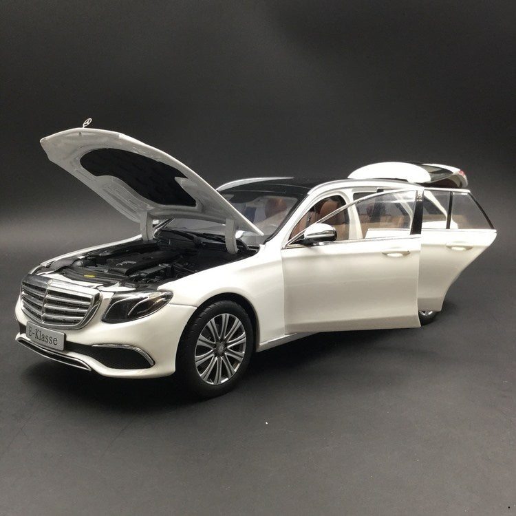 iScale 1: Mercedes E Klasse T Modell diecast full open White   available now